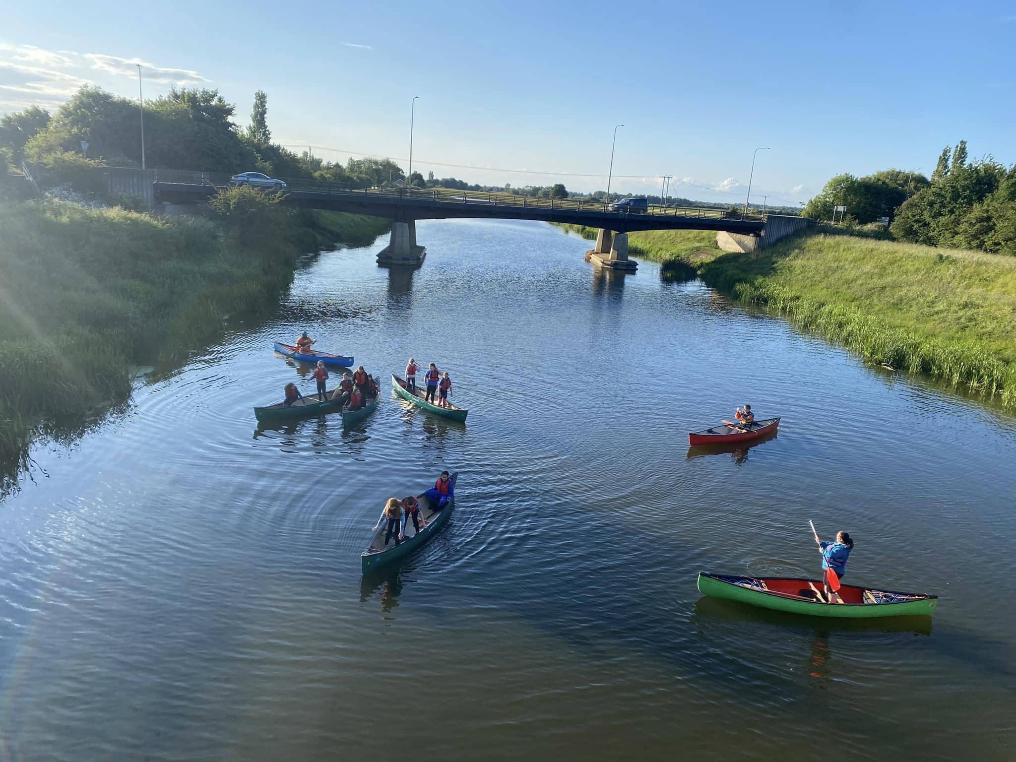 Guides canoeing